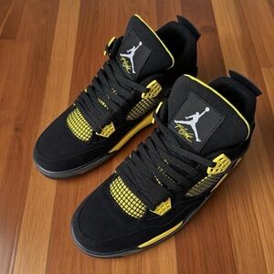 Air Jordan 4 Yellow Thunder Men's Black and Yellow Sneakers